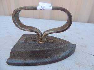 lot 420 image: cast iron with handles illegible