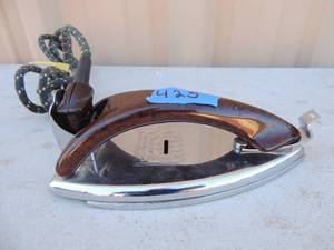 lot 425 image: Metal iron with handle and cord