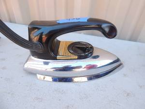 lot 436 image: Metal iron with handle and cord Westinghouse adjust-o-matic ID 514