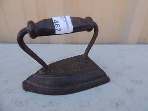 lot 467 image: Cast iron with handle Ober 5 6x4x5