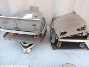 lot 494 image: lot of 6 assorted iron platesstands