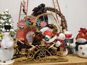lot 59 image: Snowmen, Santa Climbers and a Partridge in a Pear Tree