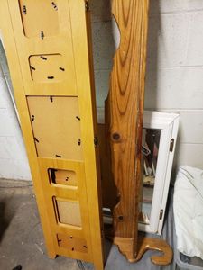 lot 81 image: Photo Frame Room Divider, Mirrored Bathroom Vanity Cabinet, Wooden Magazine Rack