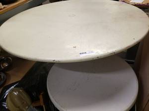 lot 88 image: Outdoor Patio and Side Table
