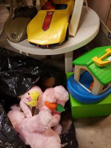 lot 90 image: Various Toys and Stuffed Animals, See Pictures