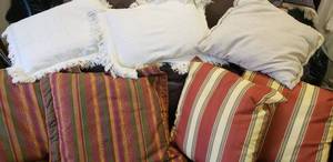 lot 21 image: Pairs of Large Throw Pillows