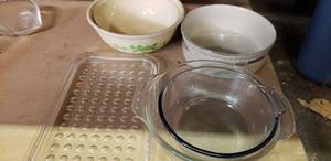 lot 31 image: Variety of Glass Bakeware Dishes Pyrex, Halls and Oven Serve