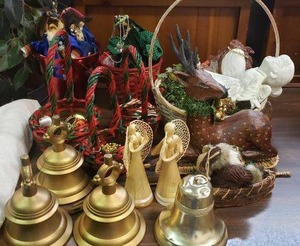 lot 111 image: Paper Mache Reindeer, Santa in a Boat, Plastic Bells�.See Pictures