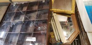 lot 124 image: Wood and Plastic Display Case, Set of 3 Oblong Mirrors