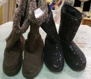lot 116 image: Size 7 Winter Boots (2 Pair)