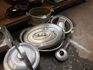 lot 133 image: Roasting Pan, Ice Bucket and More
