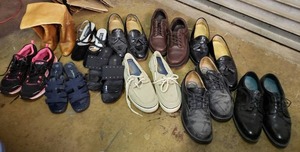 lot 141 image: Mens (Size 9-10) and Womens Shoes(Size 5-7), See Pictures
