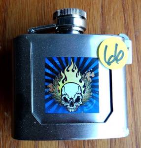 lot 66 image: VERY COOL - STAINLESS STEEL BELT BUCKEL WITH REMOVABLE DRINKING FLASK - NEW - RETAIL $13.99