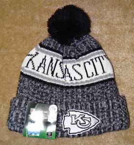 lot 136 image: NEW ERA NFL KANSAS CITY CHIEFS  On field Sideline Beanie Winter Pom Knit Cap Hat - NEW WITH TAGS - RETAIL $27.99