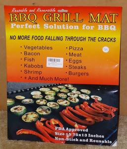 lot 160 image: BBQ NON STICK GRILL MAT - REVERSIBLE & REUSUABLE - MEASURES 15.75 X 13