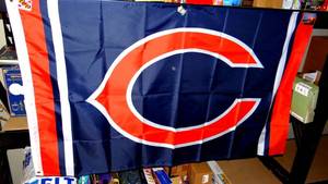 lot 176 image: CHICAGO BEARS LARGE TEAM FLAGPOLE FLAG WITH BRASS GROMMETS - NIP $24.95