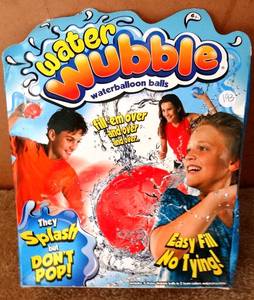 lot 193 image: Water Wubble Refillable Water Balloon Balls 8 pk Splash Not Pop Easy Fill No Tie - NIP - RETAIL $21.95