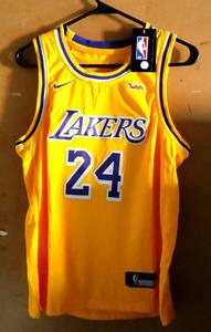 lot 211 image: NBA AUTHENTIC KOBE BRYANT #24 LA LAKERS YOUTH JERSEY - SIZE XL - NEW $79.95