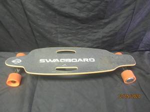 lot 24 image: SWAG BOARD NEXT GEN ELECTRIC SKATEBARD  NG-1