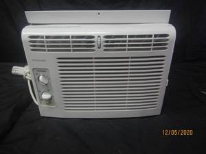 lot 28 image: FRIGIDAIRE  FFRA0511R112&nbsp PROPERLY WORN FACE COVERING REQUIRED