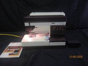 lot 40 image: VINTAGE PFAFF CREATIVE 1469