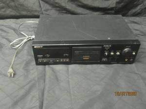 lot 101 image: SONY TC-K611S STEREO CASSETTE DECK