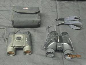 lot 173 image: 2PAIR OF BINOCULARS HIGH SIERRA WITH CASE AND NIKON TRAVEL LITE