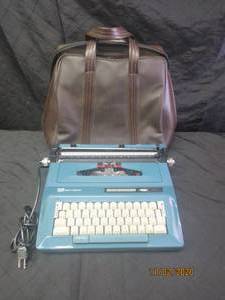 lot 181 image: SMITH-CORONA STERLING AUTOMATIC 12