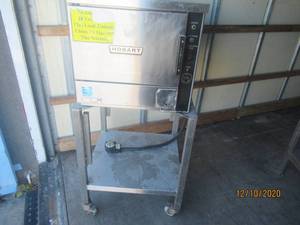 lot 193 image: HOBART COUNTERTOP ELECTRIC STEAM & HOLD OVEN ATTACHED TO ROLLING CART