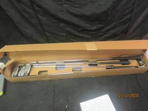 lot 219 image: GOLF CLUB SET