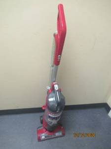 lot 258 image: DIRT DEVIL VACUUM
