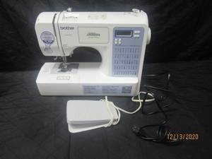 lot 261 image: BROTHER PROJECT RUNWAY LIMITED EDITION MODEL CS5055PRW