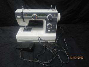 lot 266 image: JANOME L-395