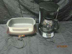 lot 303 image: WEST BEND OLD COOKER AND MR COFFEE  COFFEE BREWER