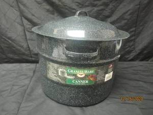 lot 307 image: VINTAGE GRANITE WARE CANNER 21.5QT PROPERLY WORN FACE COVERING REQUIRED
