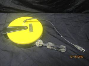 lot 326 image: BAYCO EXTENSION CORD REEL MODEL 800