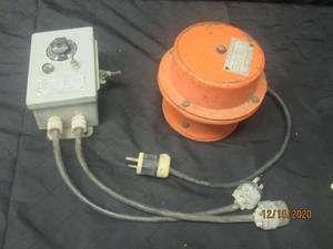 lot 329 image: MAGIC FLOW VIBRATOR SV20 WITH REMOTECONTROL BOX