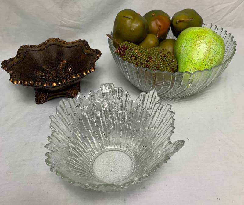 lot 109 image: 2 Glass Decorative Bowls with fruit, brown resin bowl