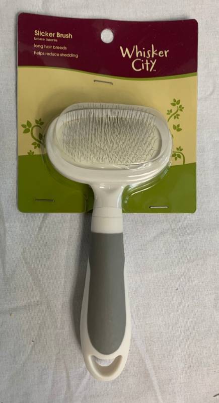 lot 117 image: Slicker brushes for cats