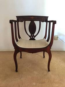 lot 4 image: Civil War era Chair - BEAUTIFUL