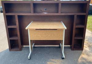 lot 23 image: Small Desk on wheels and Wooden Hutch