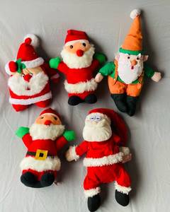 lot 53 image: 5 Plush Santas