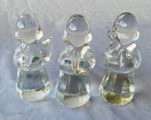 lot 98 image: Set of 3 Crystal Angels