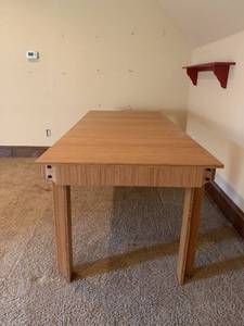 lot 15 image: Large Craft Table