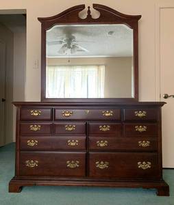 lot 121 image: Cherry Finish Dresser with Mirror