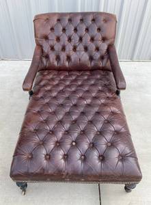 lot 77 image: Vintage Brown Leather Chase