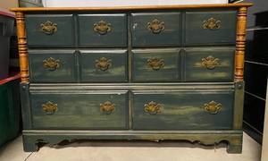 lot 151 image: Mid-Century Dresser