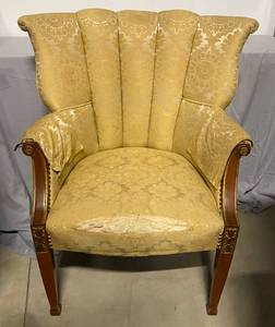 lot 138 image: Vintage Clam Shell Chair