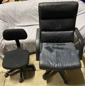 lot 143 image: 2 Office Chairs, 1 adult and 1 Child