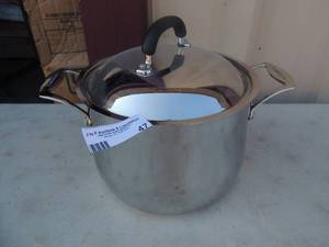 lot 47 image: Cuisinart covered saucepan
